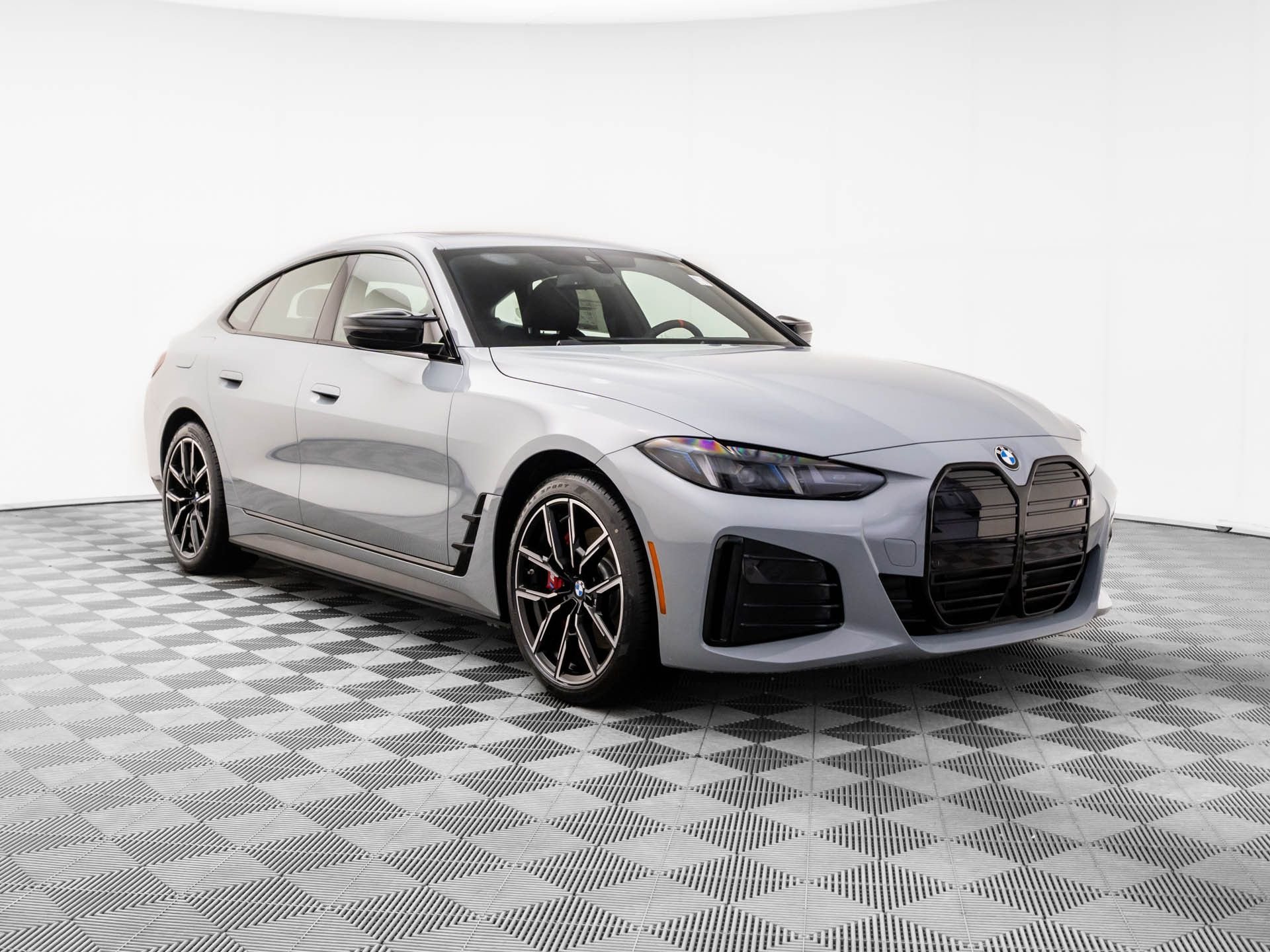 New 2026 Brooklyn Grey Metallic BMW M60 image 8
