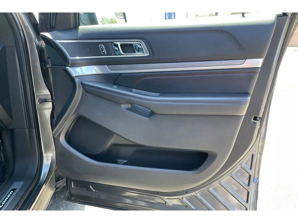 Used 2017 Magnetic Metallic Ford Sport image 20