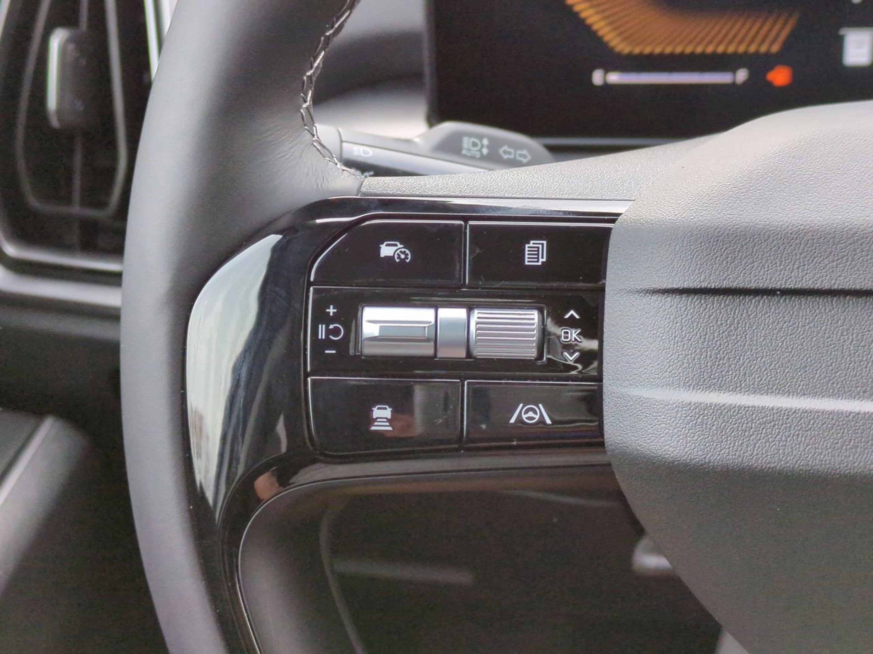 New 2026 Glacial White Pearl Kia LX image 19