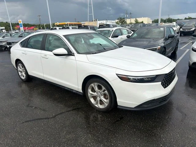 Used 2023 White Honda LX image 1