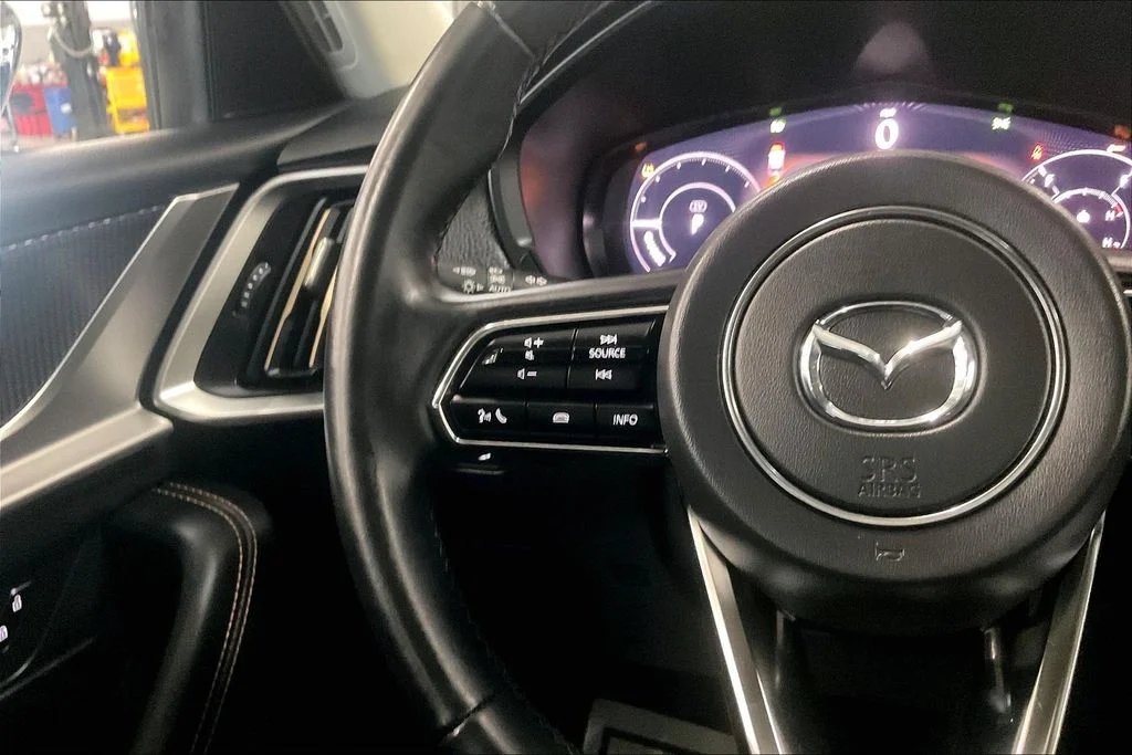Used 2024 Blue Mazda Preferred image 18