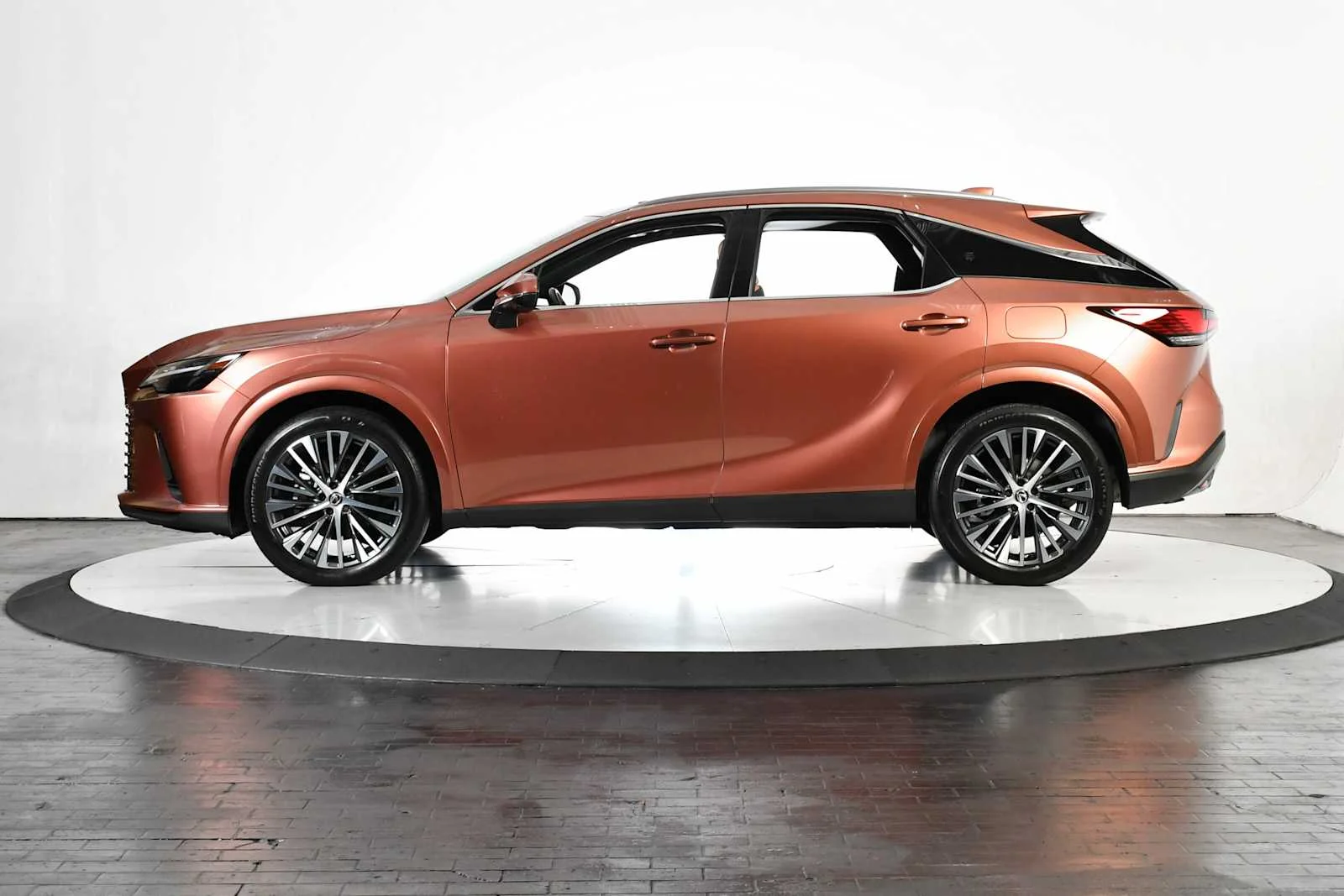 Used 2025 Copper Crest Lexus Premium Plus image 2