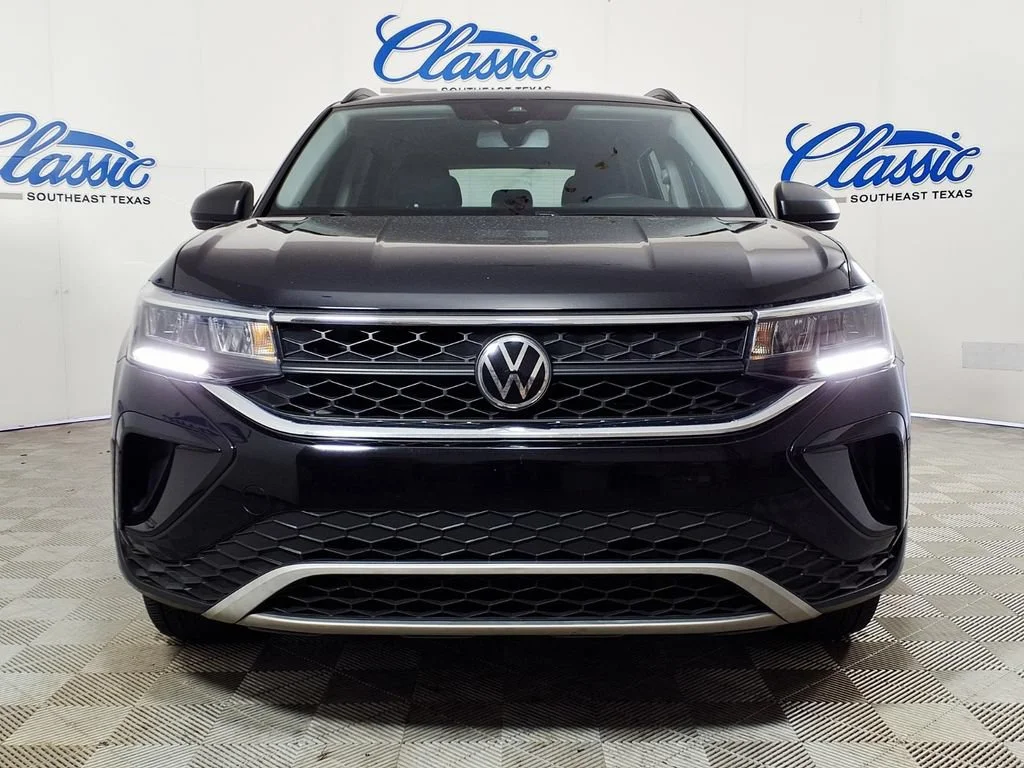 Used 2022  Volkswagen S image 3