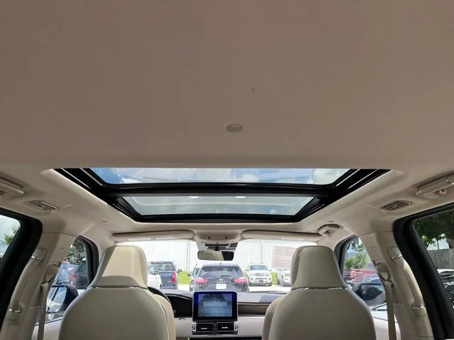 Used 2020 White Lincoln Reserve image 27