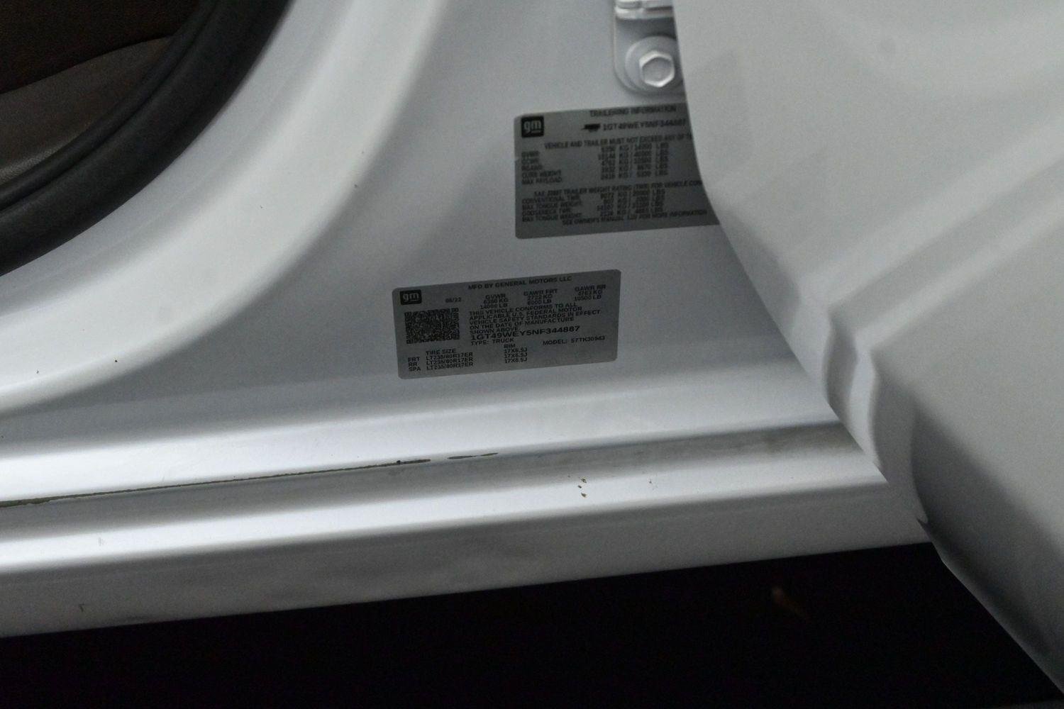 Used 2022 White Frost Tricoat GMC Denali image 16