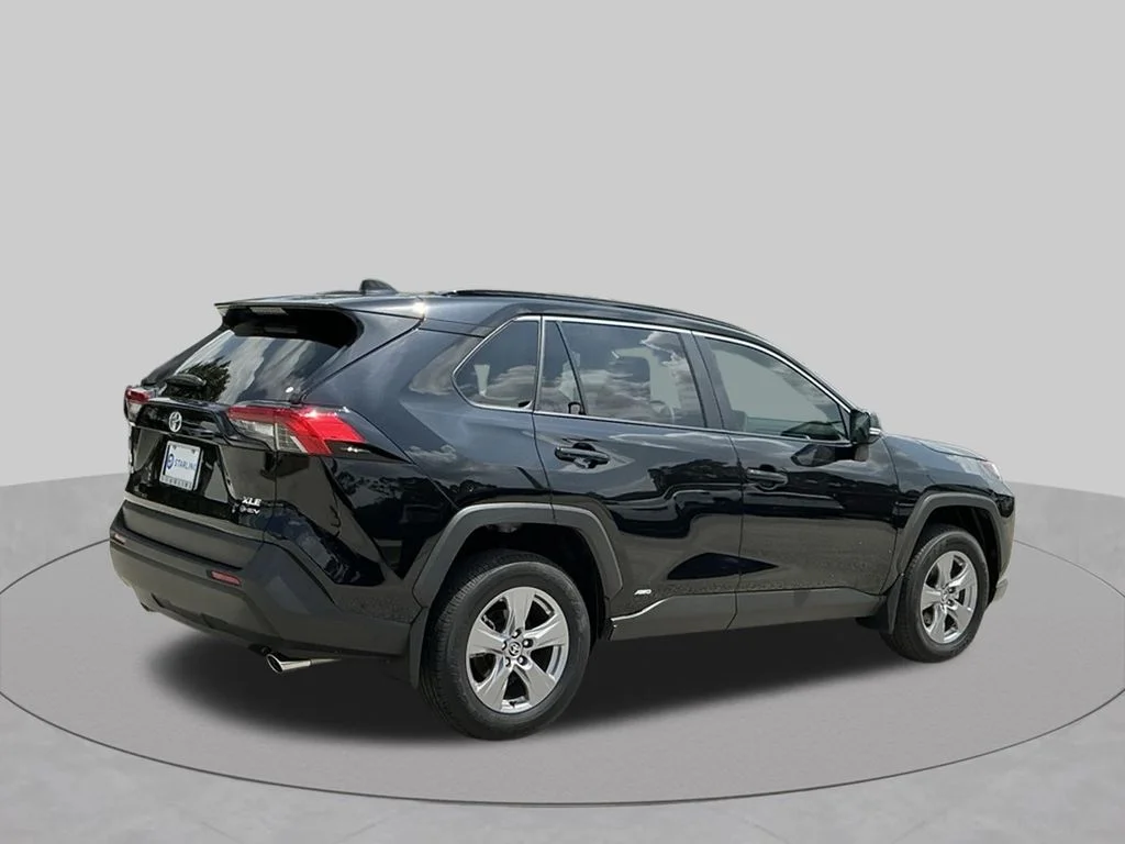 Used 2025 Black Toyota XLE image 9