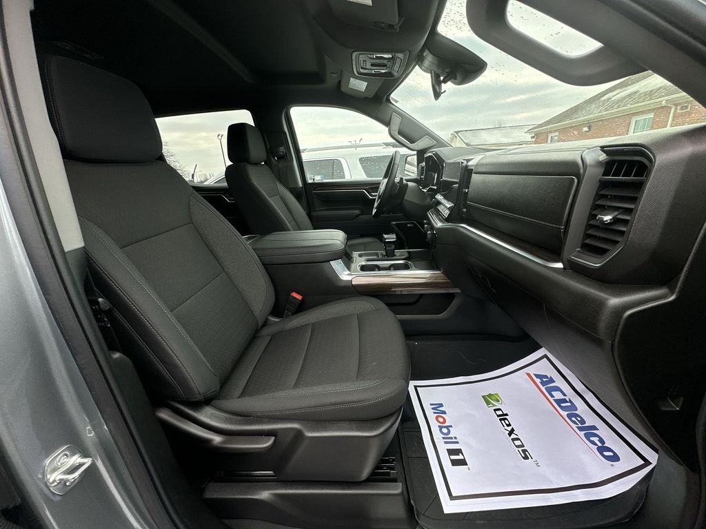 Used 2025 Gray Chevrolet RST image 25