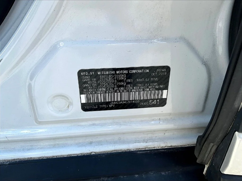 Used 2020 White Mitsubishi ES image 21