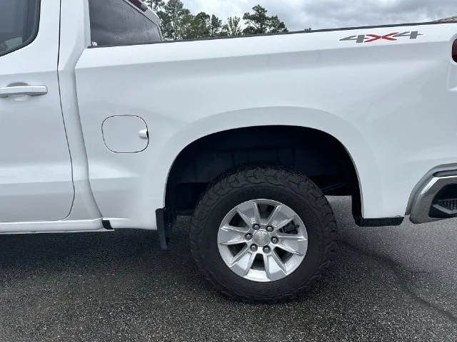 Used 2022 White Chevrolet LT image 10