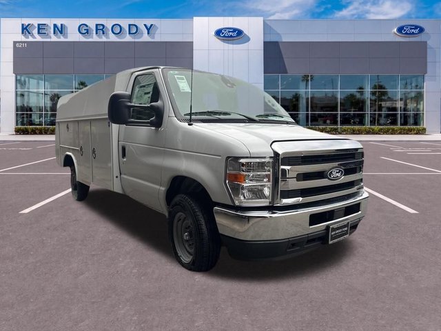 2026 Ford Econoline Cutaway Base