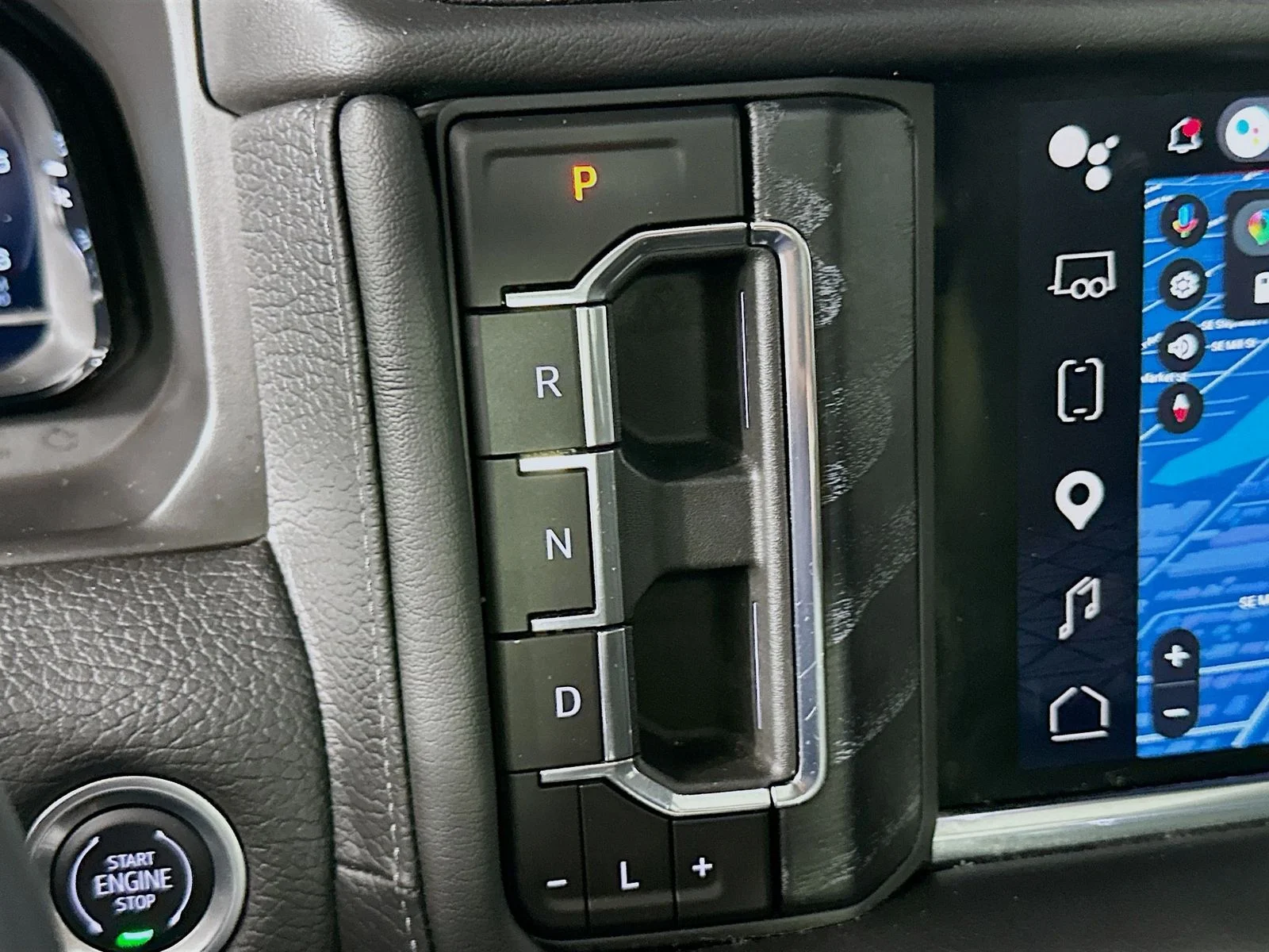 Used 2024 Onyx Black GMC Denali image 17