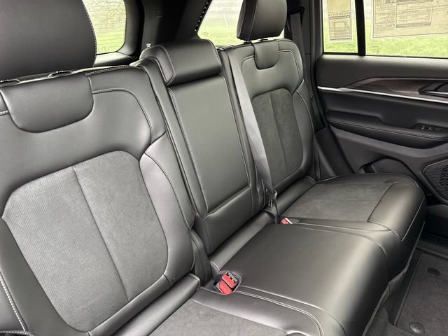New 2026 Baltic Gray Metallic Clearcoat Jeep Laredo Altitude image 24