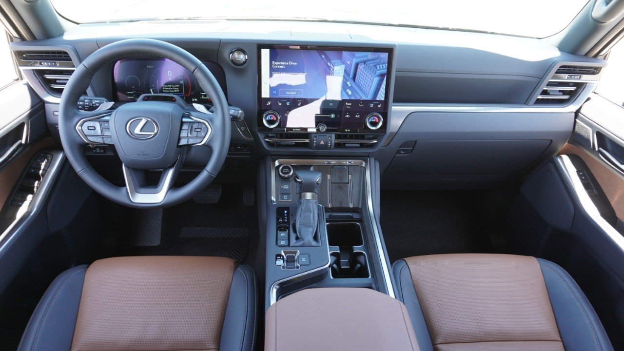 Used 2026 Black Lexus GX 550 Luxury+ image 30