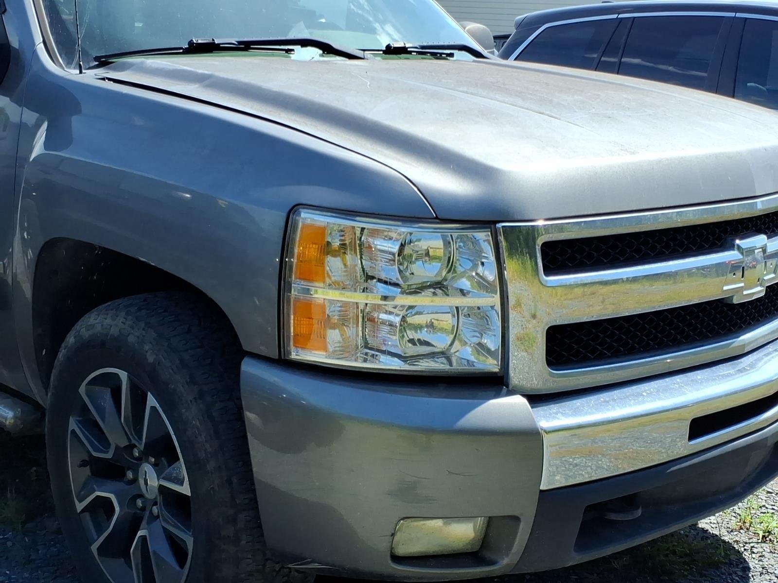 Used 2009 Graystone Metallic Chevrolet LT image 6