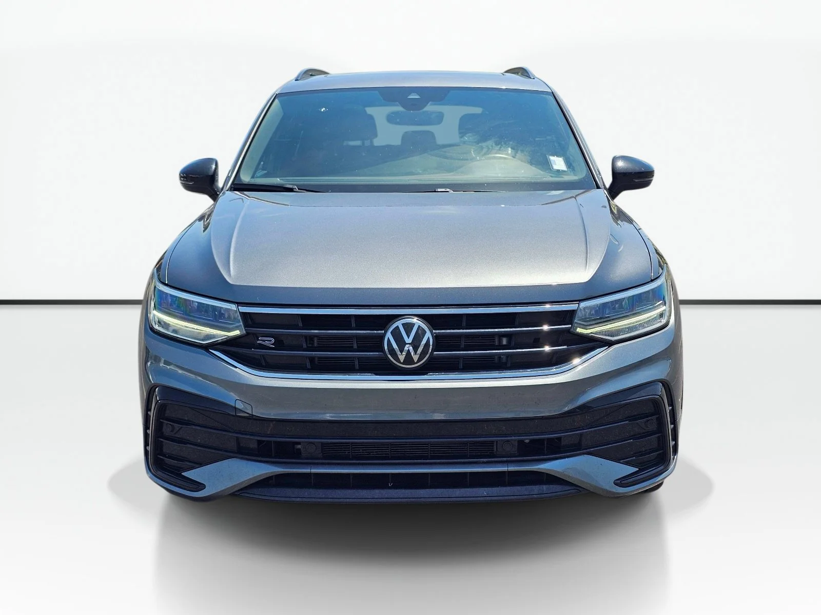 Used 2024 Platinum Gray Metallic Volkswagen SE R-Line Black image 2