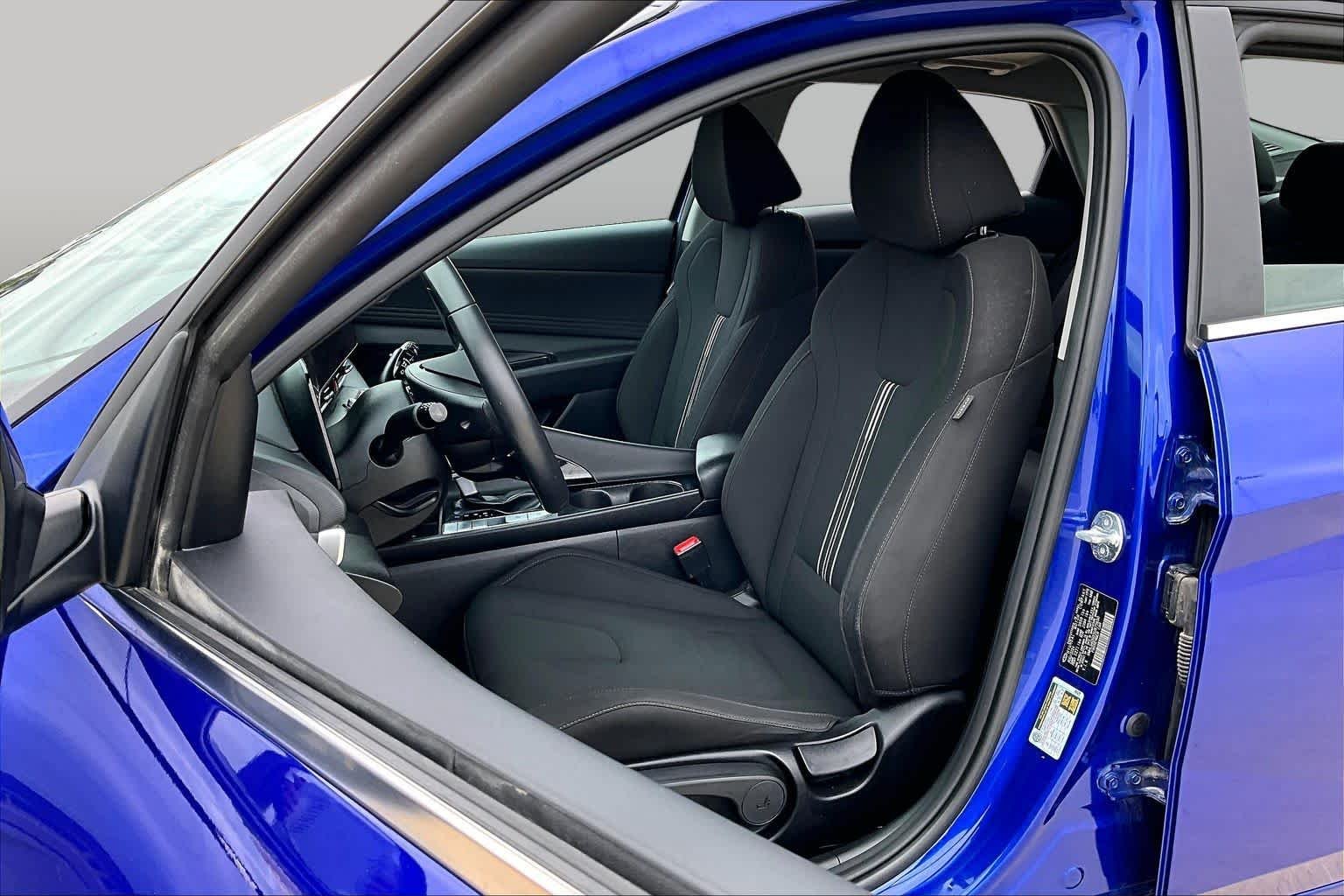Used 2025 Intense Blue Hyundai SEL Convenience image 8