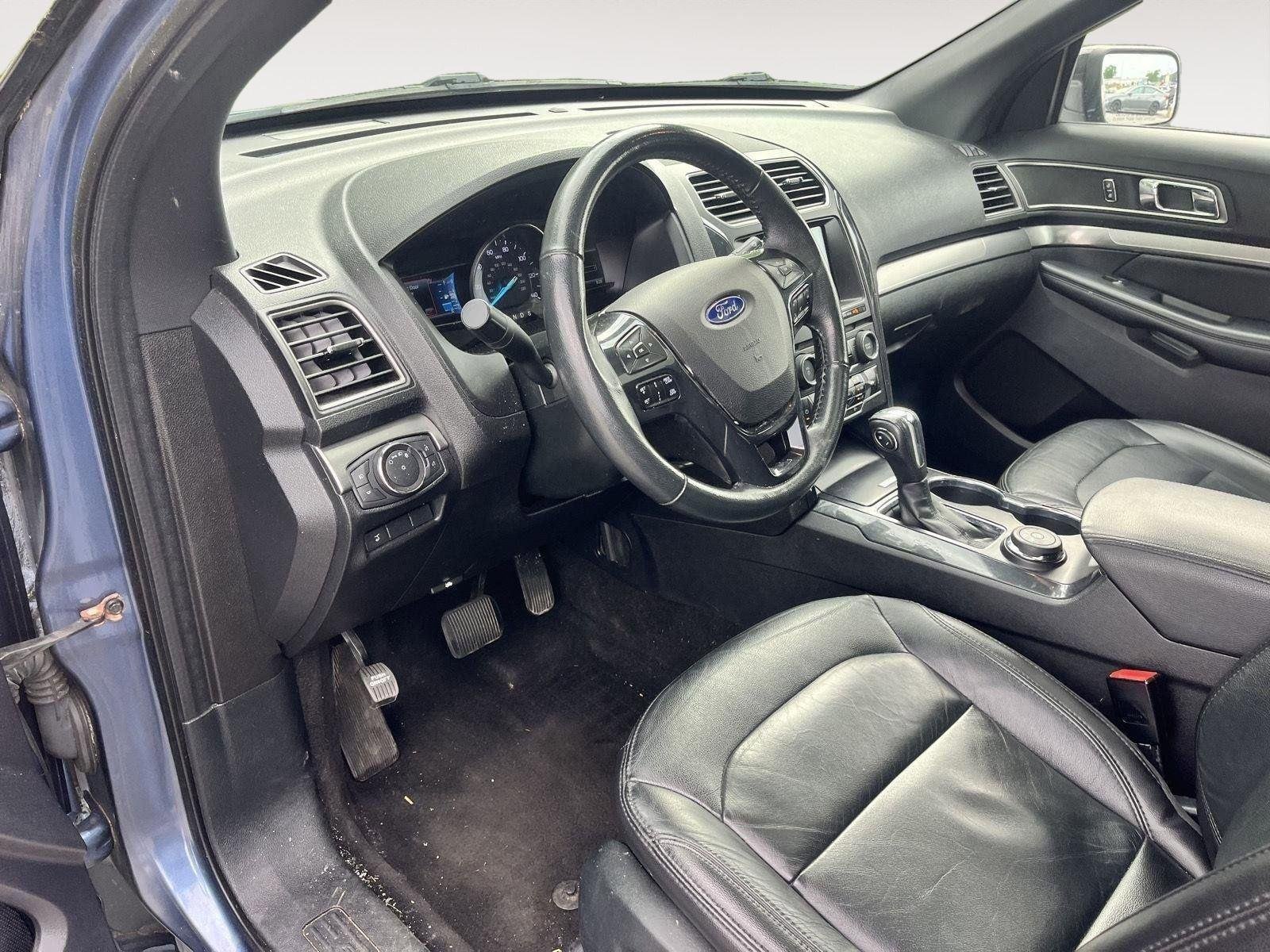 Used 2018 Blue Ford XLT image 33