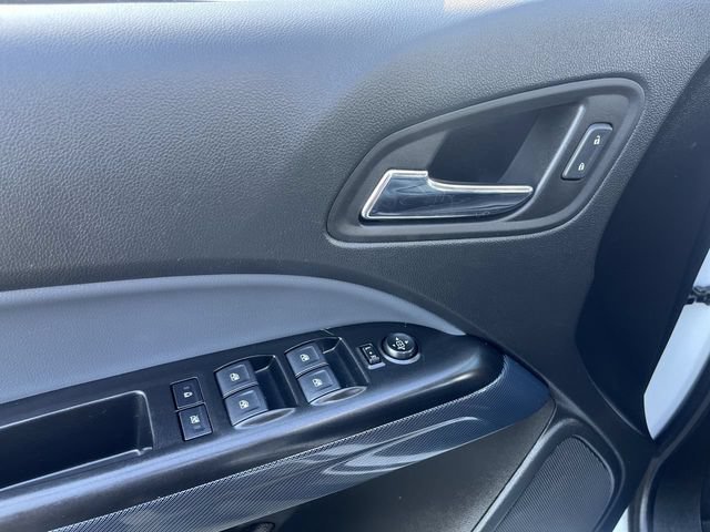 Used 2022 Summit White Chevrolet Z71 image 20