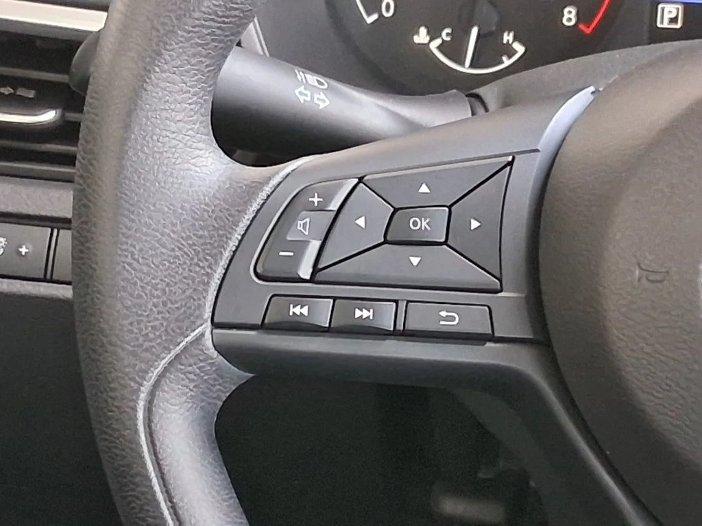 Used 2025  Nissan S image 11