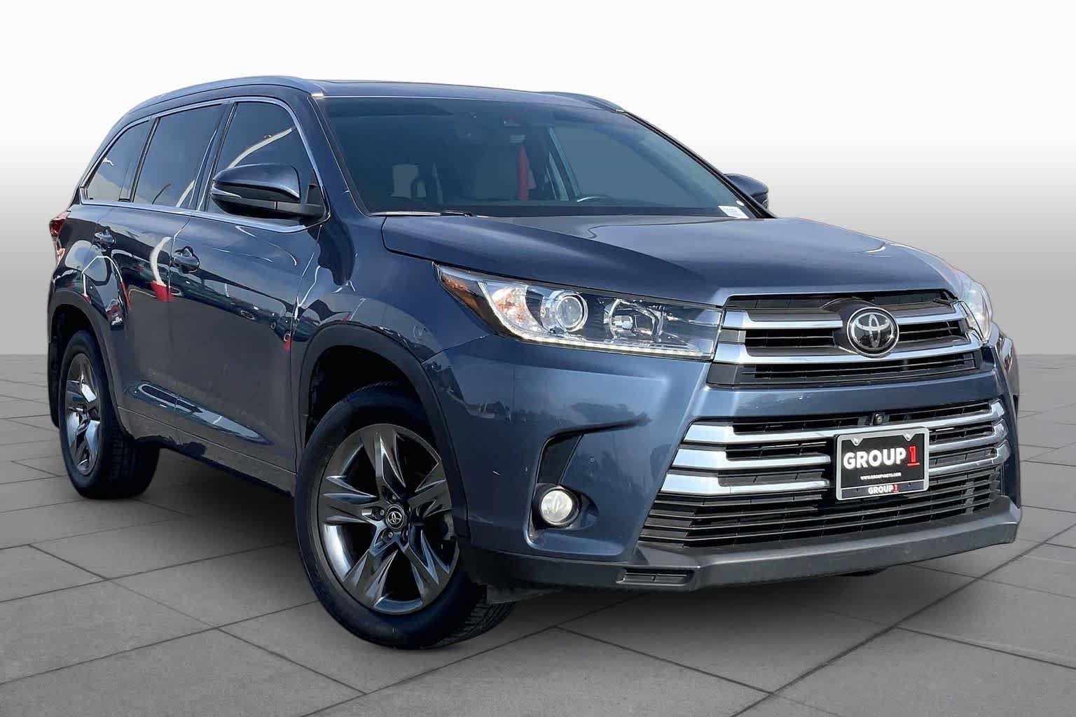 Used 2018 Shoreline Blue Pearl Toyota Limited Platinum image 3