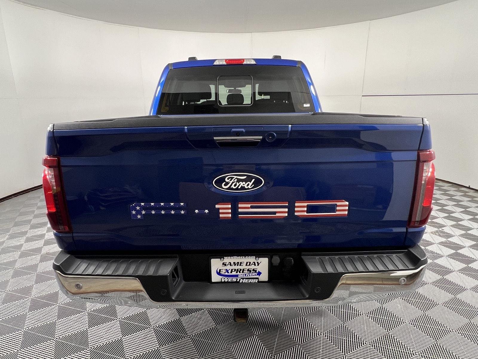 Used 2024 Atlas Blue Ford XLT image 9