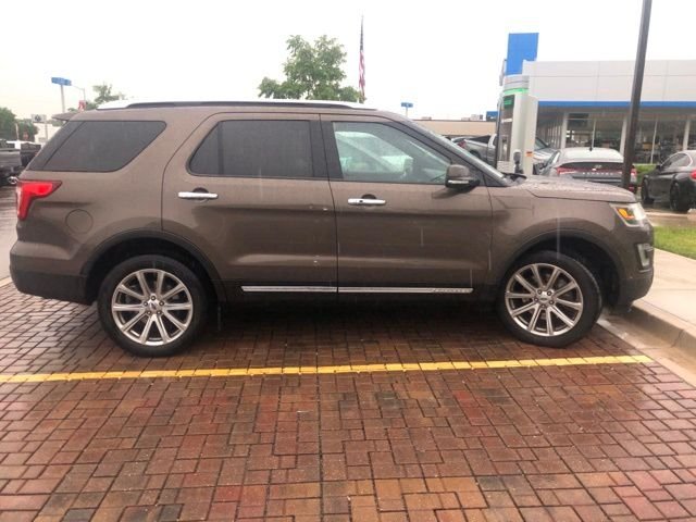 Used 2016 Brown Ford Limited image 2