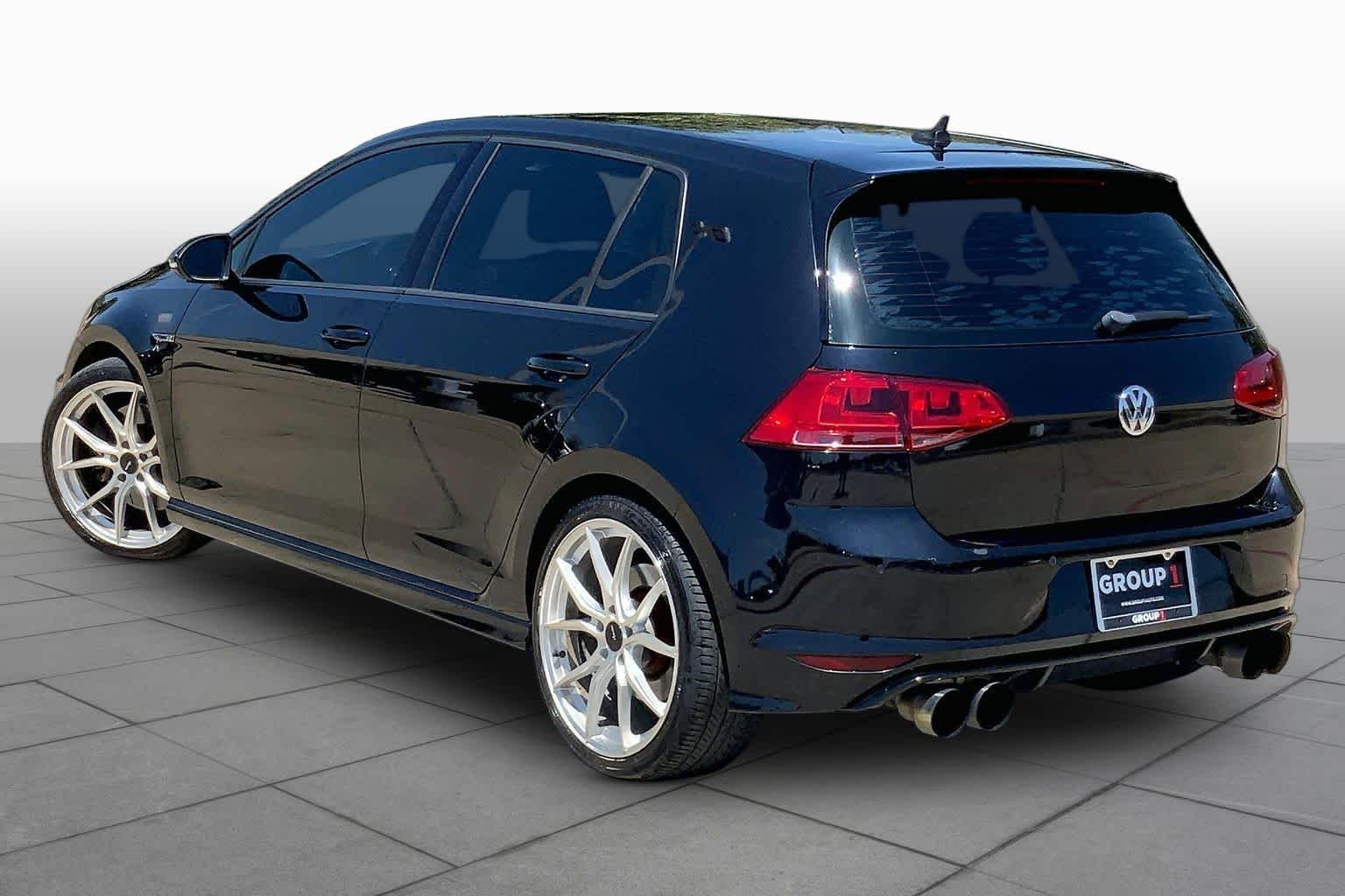 Used 2017 DEEP BLACK PEARL EFFECT Volkswagen  image 11