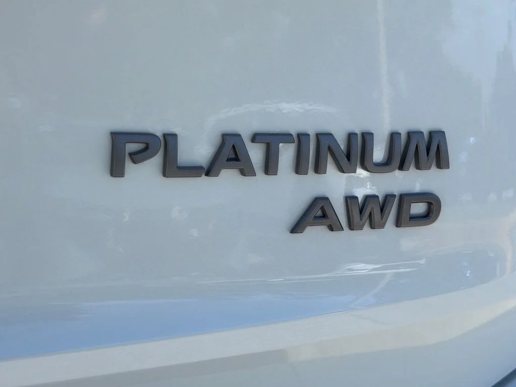 New 2026 Everest White Pearl TriCoat Nissan Platinum image 10