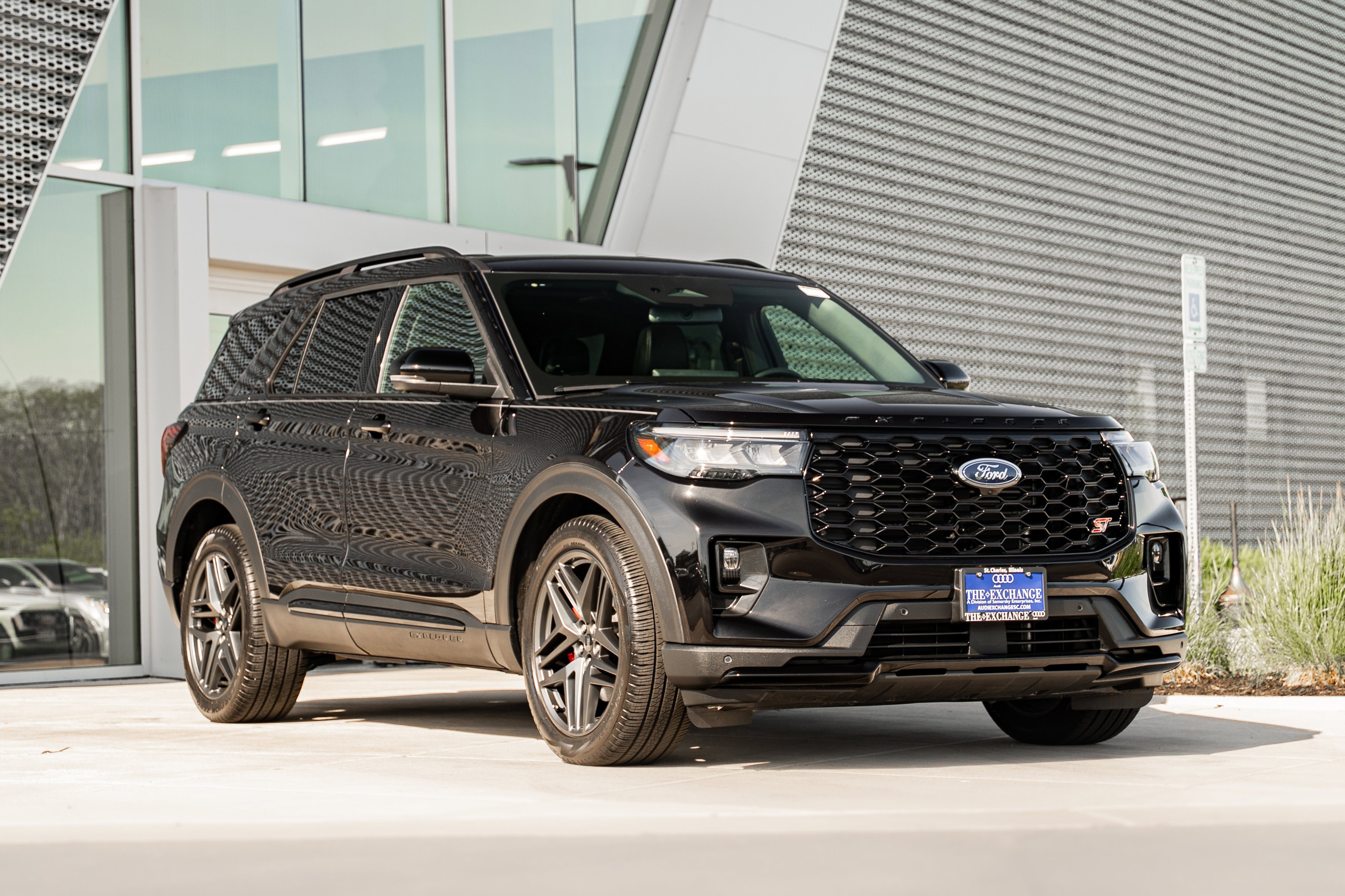 2025 Ford Explorer ST 4WD (PL535)'s photo