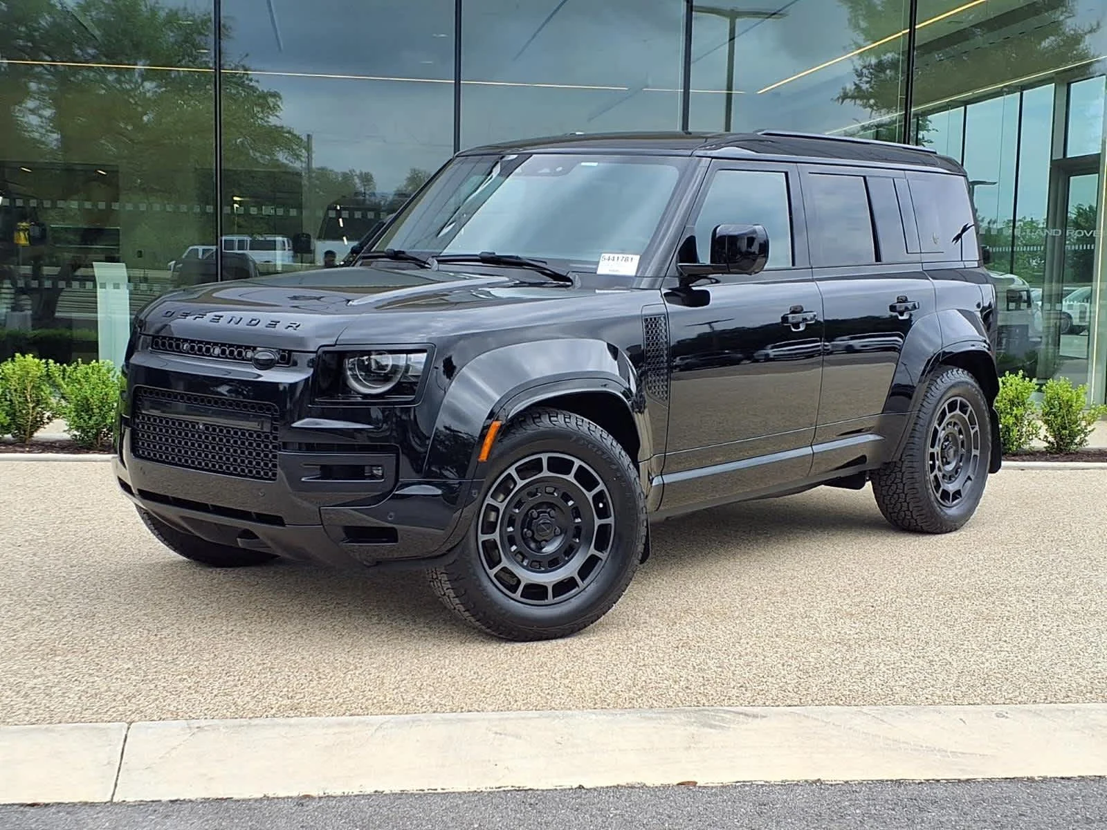 2026 Land Rover Defender 110 OCTA Black OCTA Black