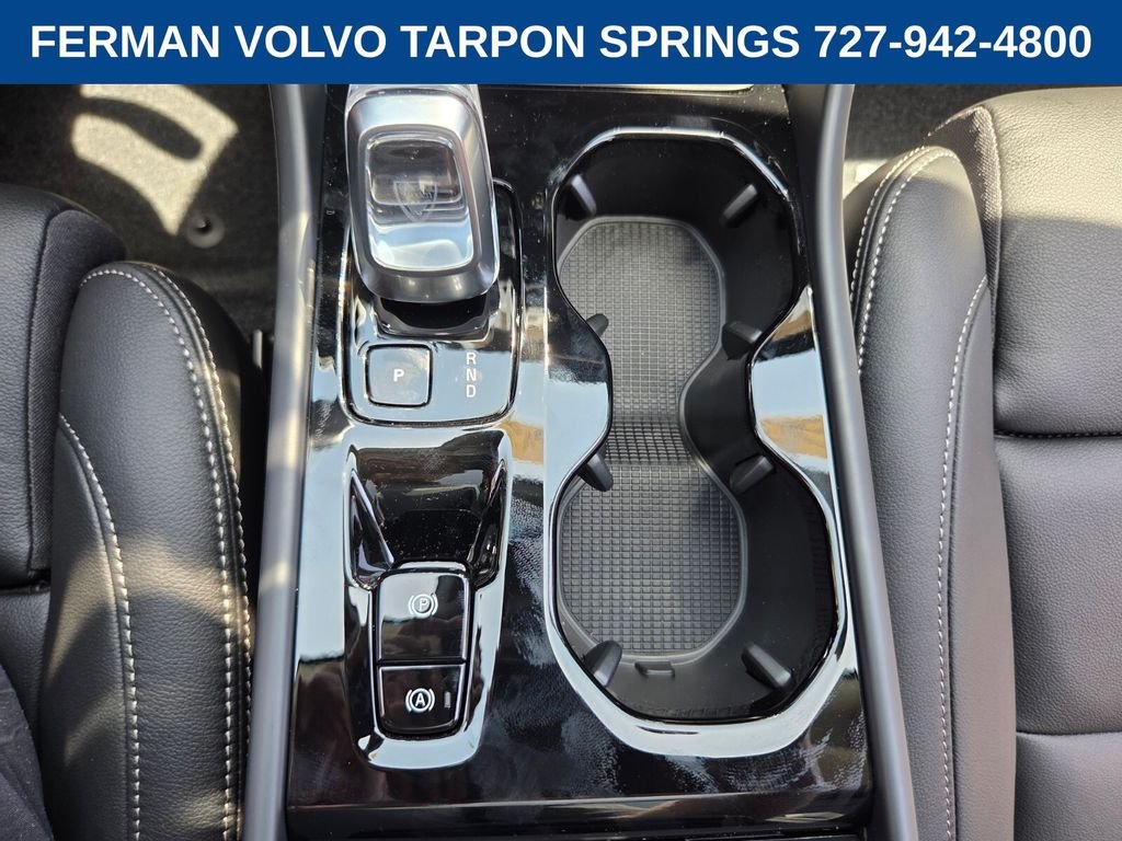 New 2026 Crystal White Volvo Plus image 27
