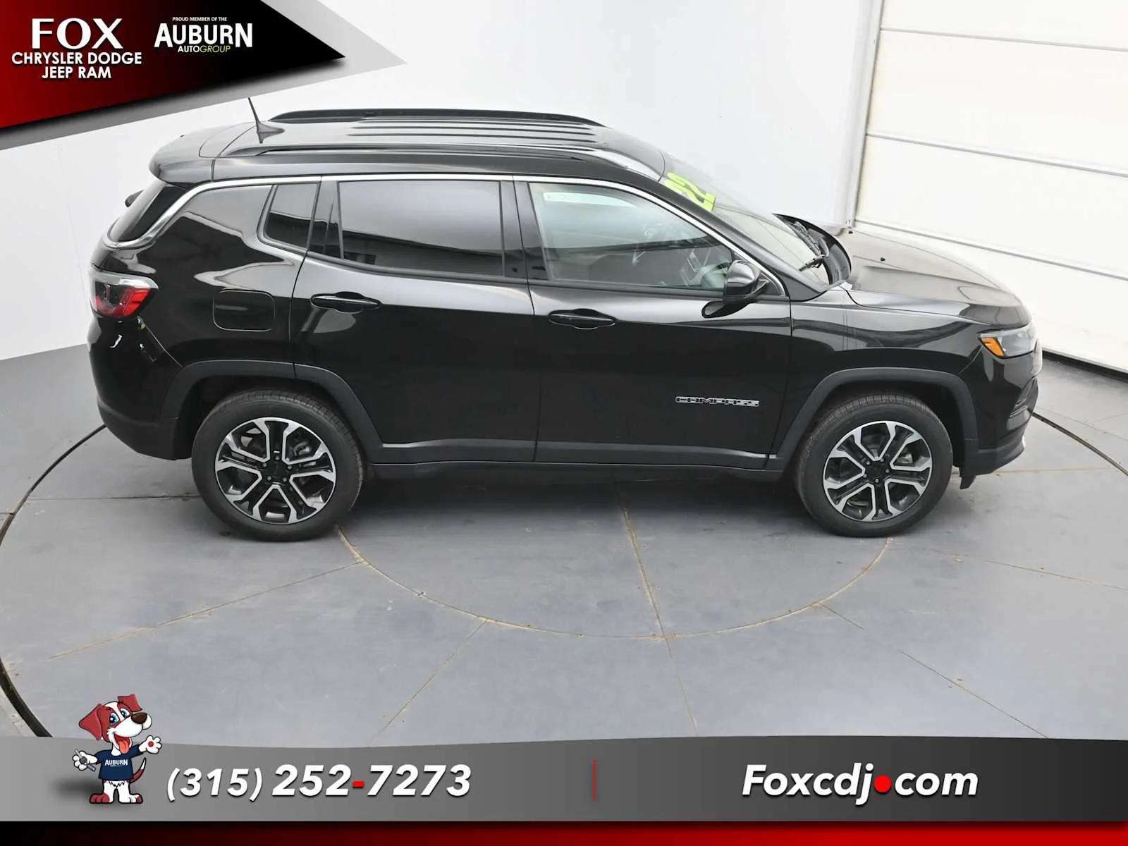 Used 2022 Diamond Black Crystal Pearlcoat Jeep Limited image 33