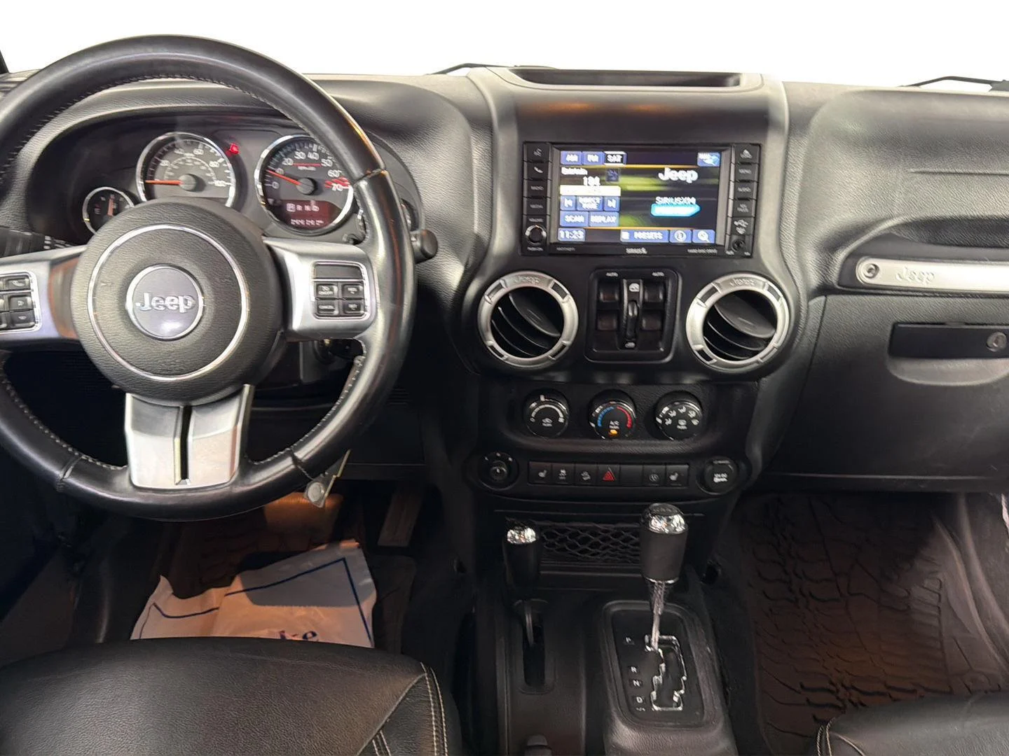 Used 2017 Rhino Clearcoat Jeep Rubicon Hard Rock image 17