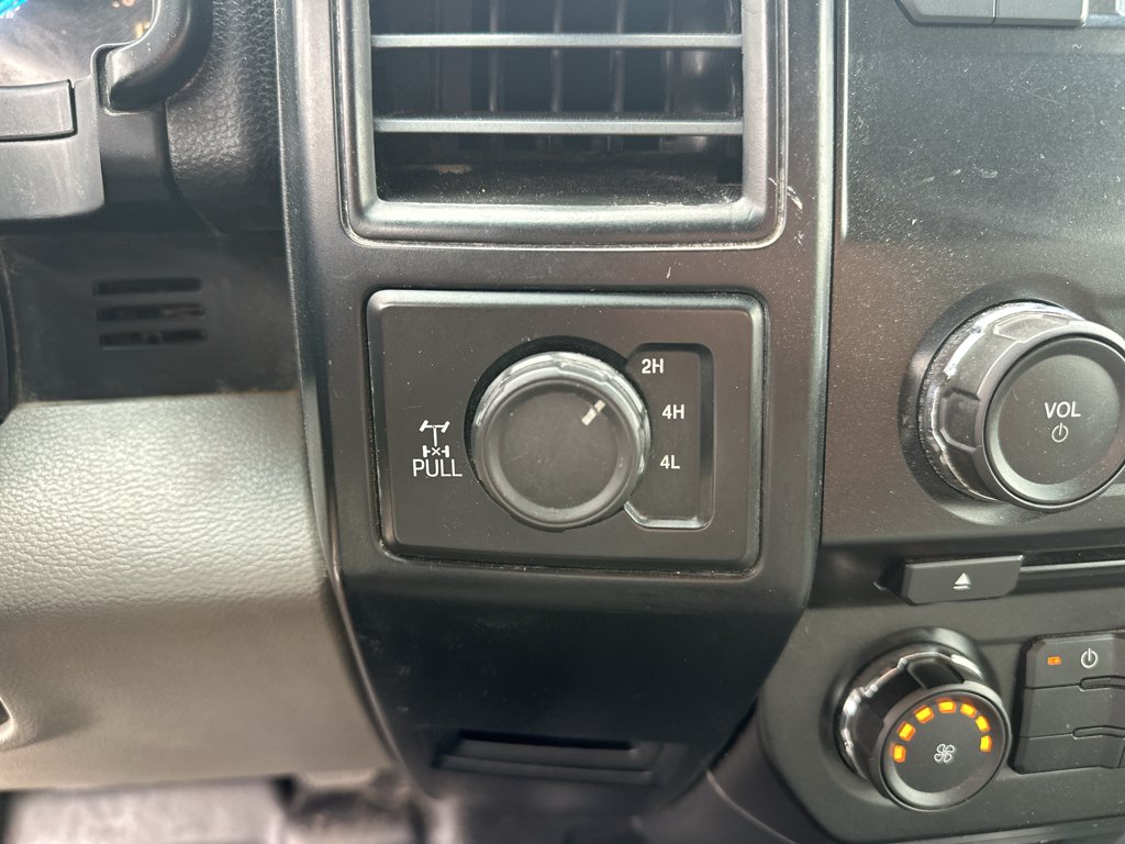 Used 2017 Oxford White Ford XL image 25