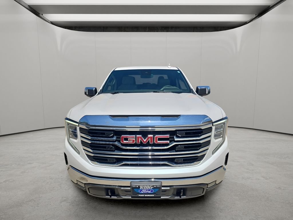 Used 2022  GMC SLT image 8