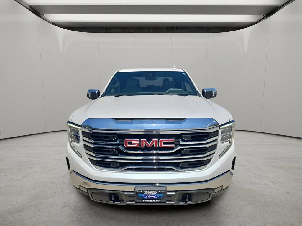 Used 2022  GMC SLT image 8