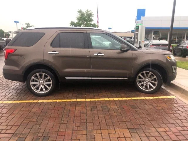 Used 2016 Brown Ford Limited image 2
