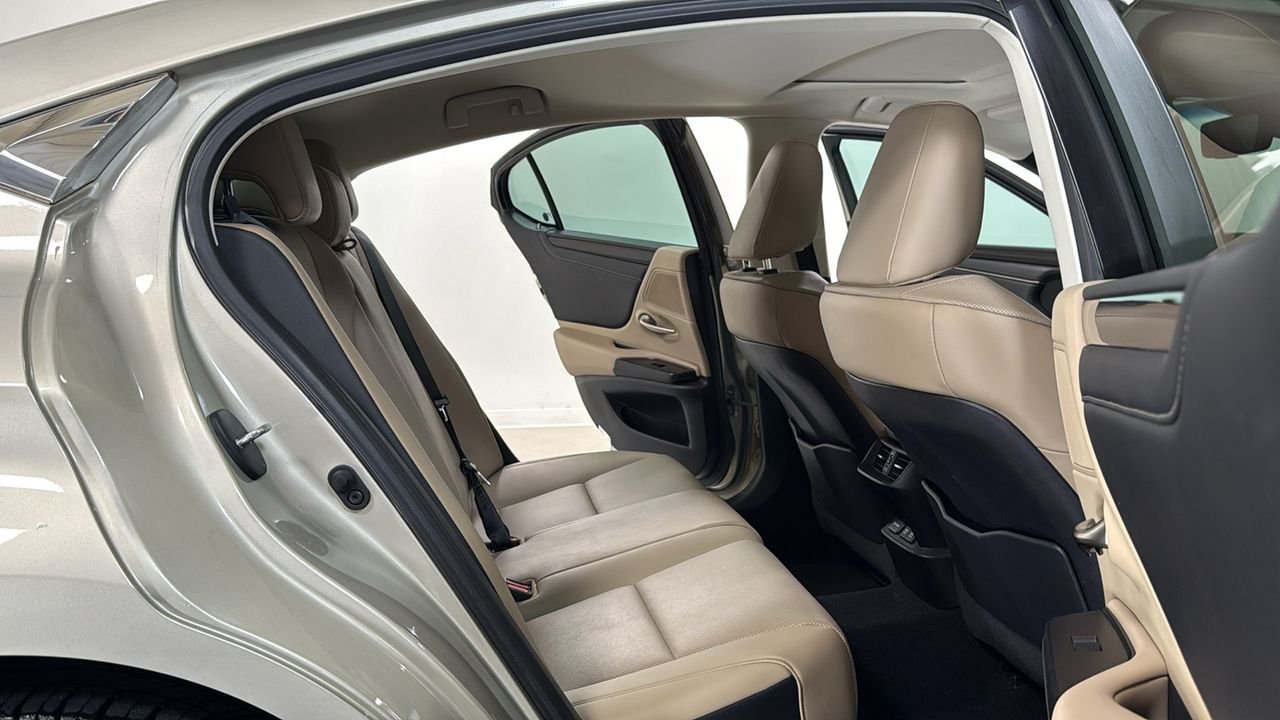 Used 2020 Beige Lexus 350 image 17