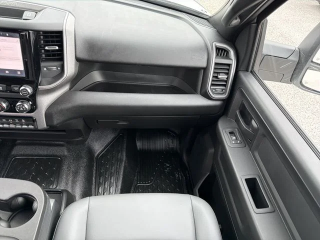 New 2026 Bright White Clear-Coat Exterior Paint RAM Tradesman image 16