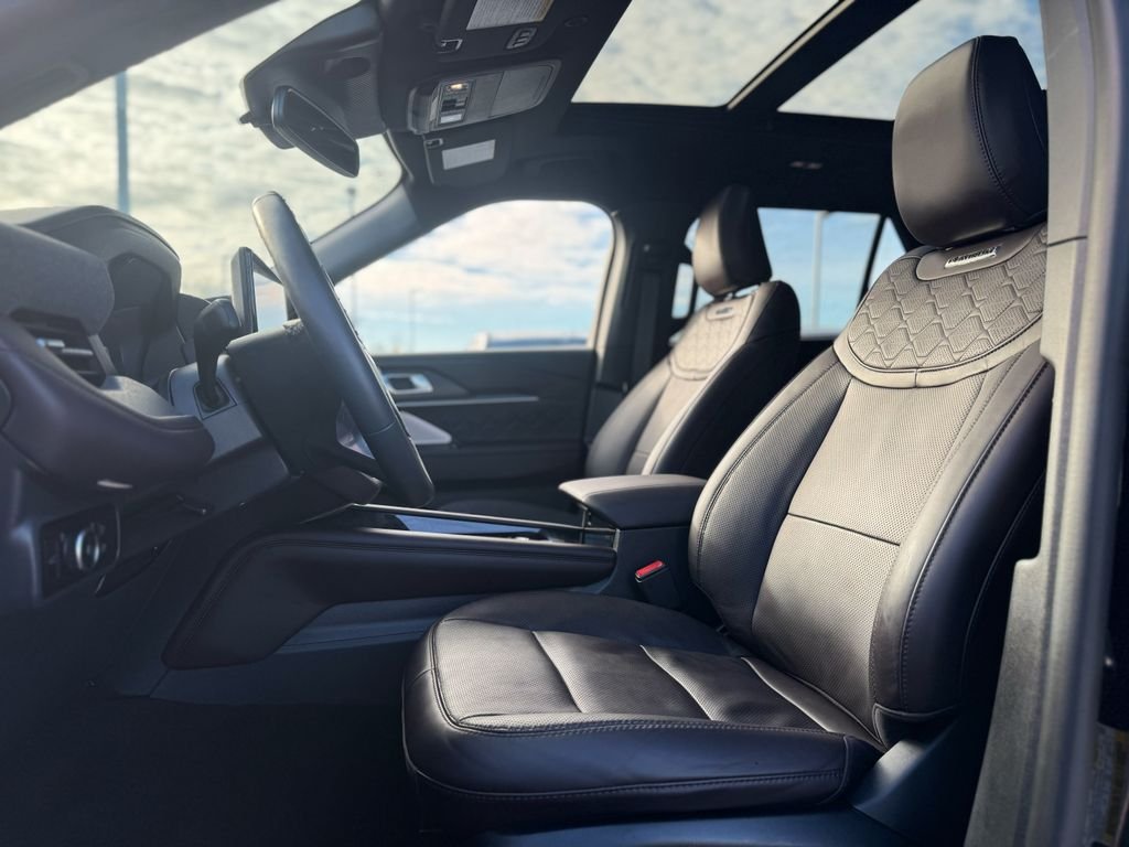2025 Ford Explorer Platinum - Photo 8