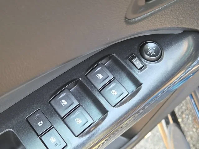 Used 2019 PACIFIC BLUE METALLIC Chevrolet 4WD Z71 image 13