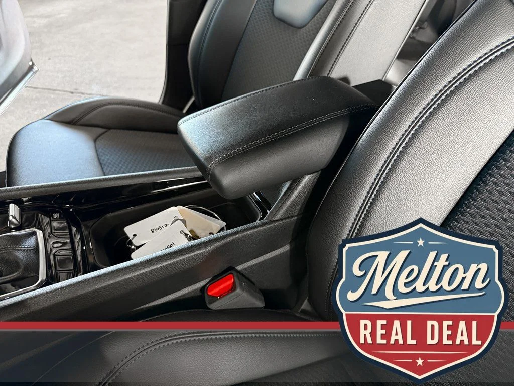 New 2025 Black Jeep Latitude image 40