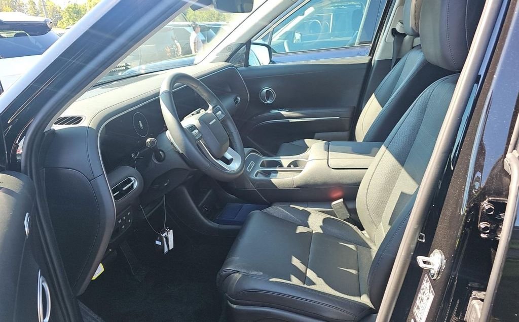 Used 2026 Black Hyundai Limited image 5