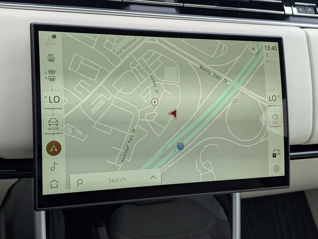 New 2026 Eiger Grey Land Rover SE image 13