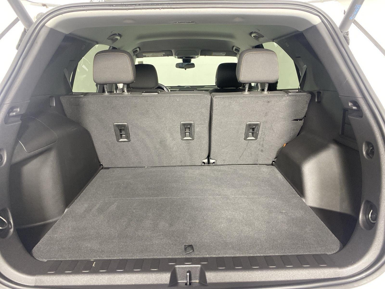 Used 2024 Summit White Chevrolet  image 25