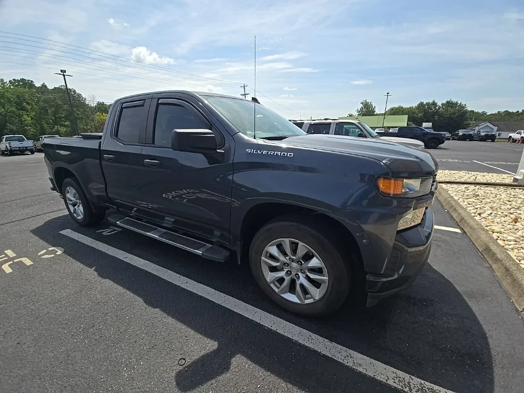 Used 2020 SHADOW GRAY METALLIC Chevrolet Custom image 7