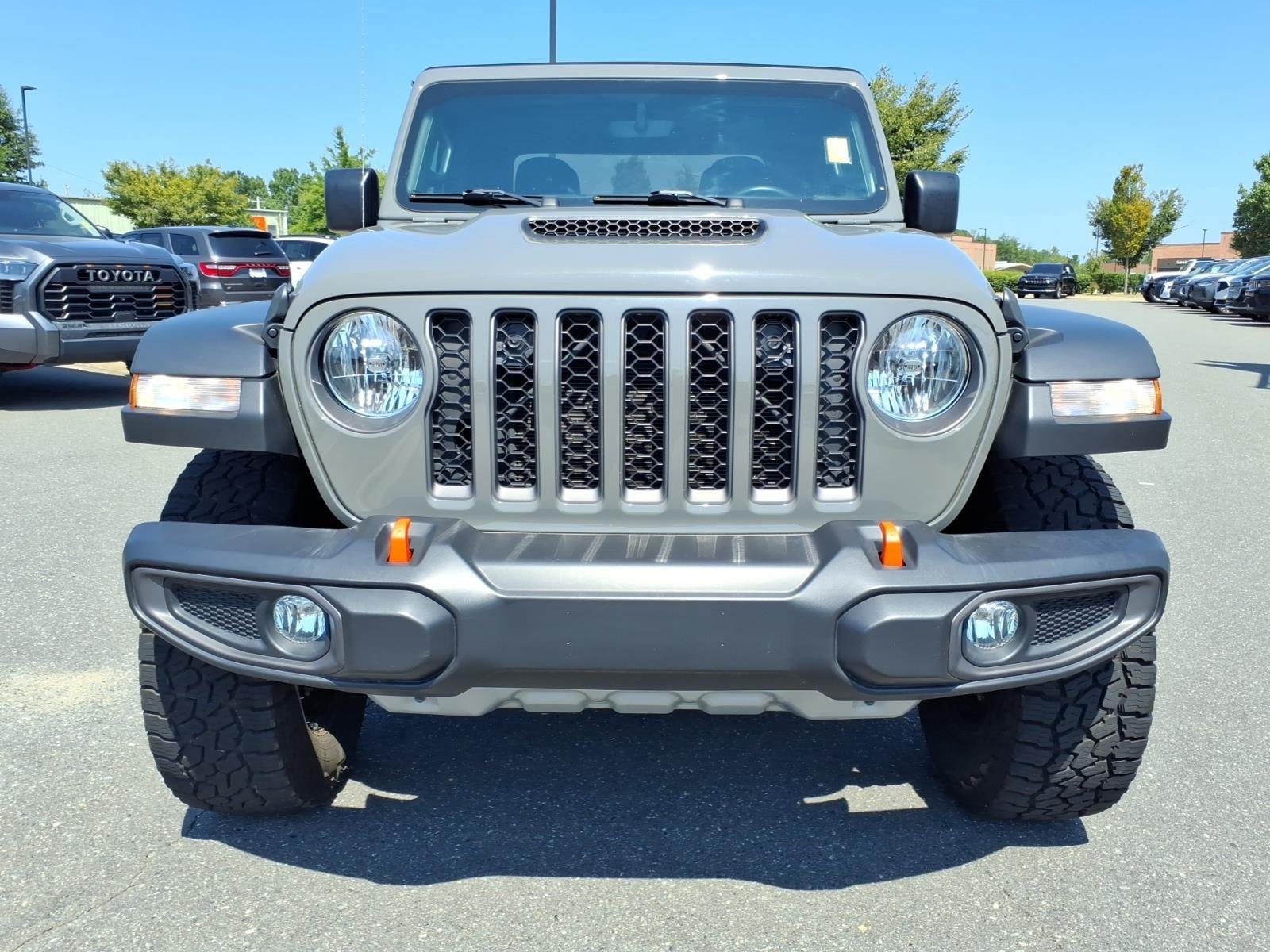 Used 2022 Sting-Gray Clearcoat Jeep Mojave image 13