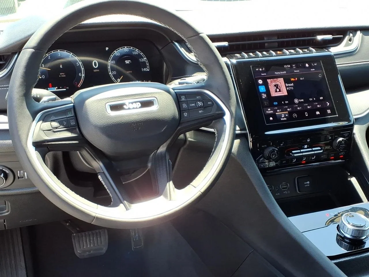 Used 2025 White Jeep Altitude image 2