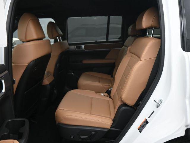 2026 Hyundai Santa Fe Limited - Photo 16