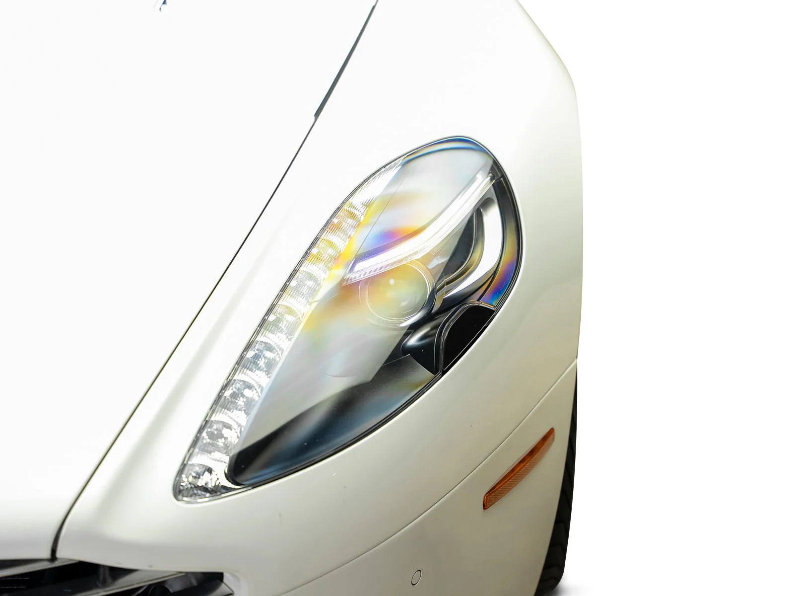 Used 2015 White Aston Martin Base image 10